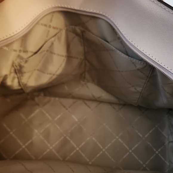 Michael Kors Gilly Large Drawstring Tote And Wallet. Hotel Kors Limited Edition - Picture 4 of 15